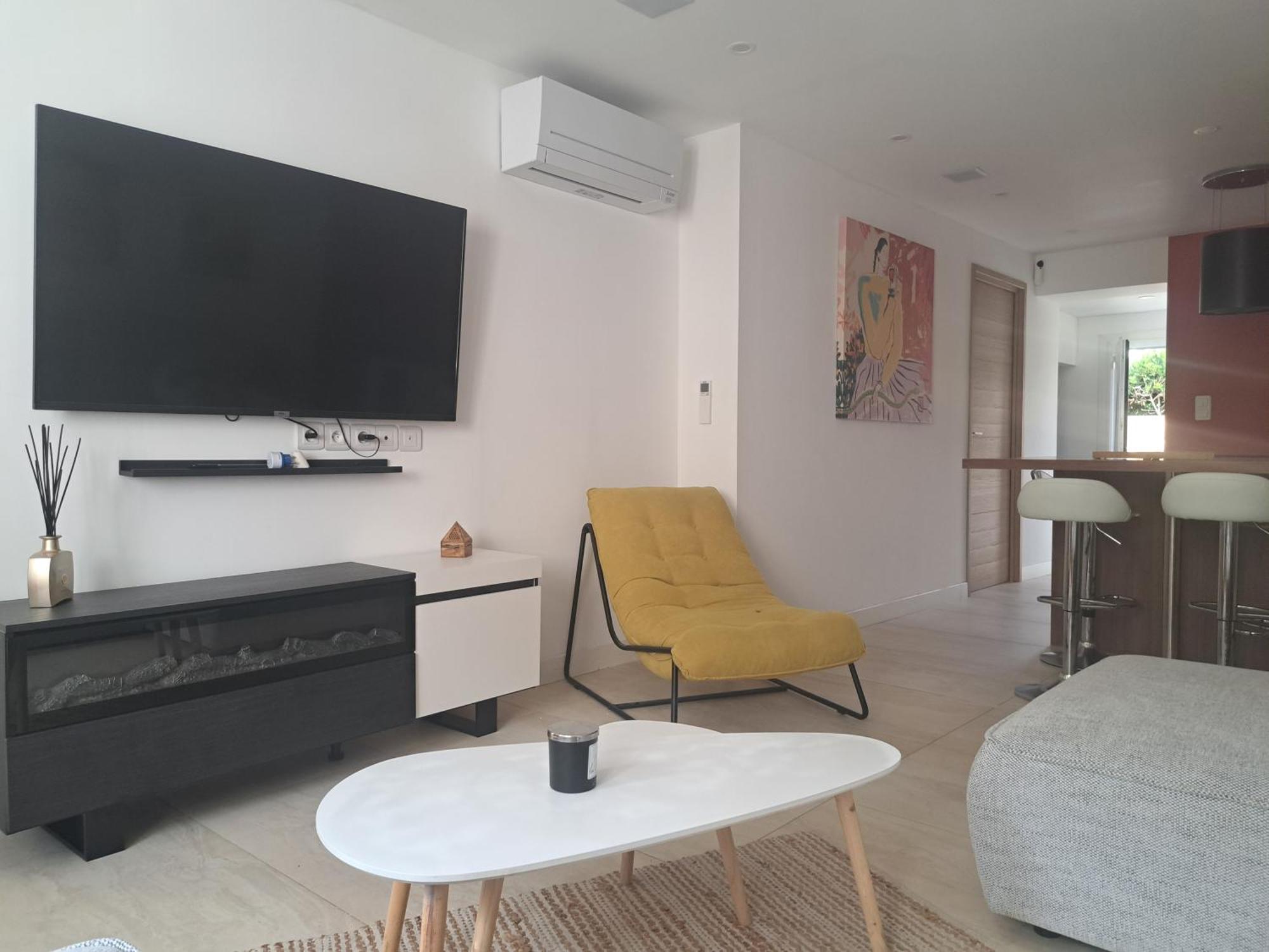 Magnifique Appartement 2 Chambres Avec 50 M2 De Jardin Privatif La Crau Bilik gambar